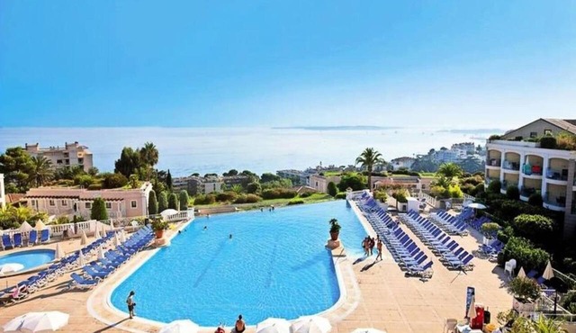 Apartment in Cannes with Infinity Pool Views