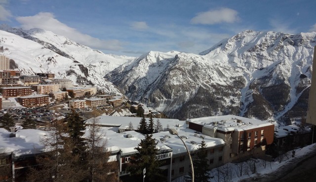 Apartment in the center of the resort, at the foot of the slopes,.