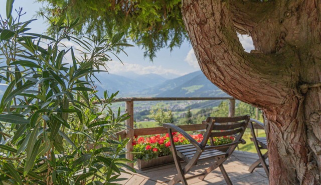 Beautiful apartment for 11 guests with WIFI, TV and balcony