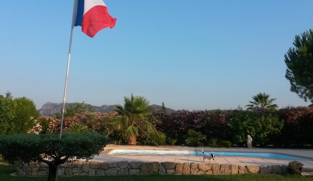 Nice family villa in the Var between sea and mountains.
