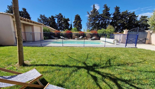 Quiet villa with swimming pool Close to the Golf course
