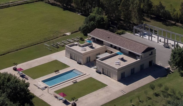Suite Alpilles 5 épis exceptional accommodation in the heart of an exceptional region