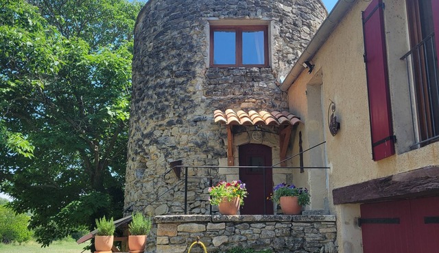 Unusual gîte for 2 people in a 17th century tower