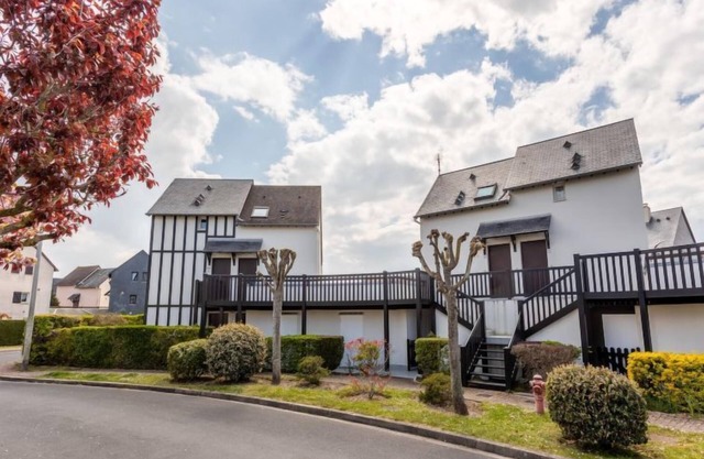 Apartment Les Christophines in Cabourg - 4 persons, 2 bedrooms