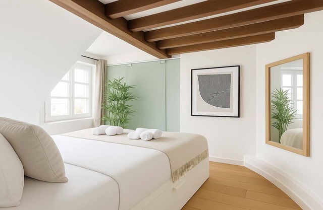 Apartment Paris 9th: Near Opera, Wifi & Comfort!