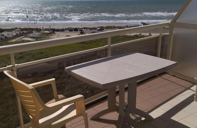 Appartement cosy face mer avec balcon et parking privé - FR-1-672-13