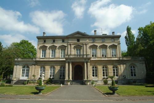 Chateau De La Motte Fenelon 