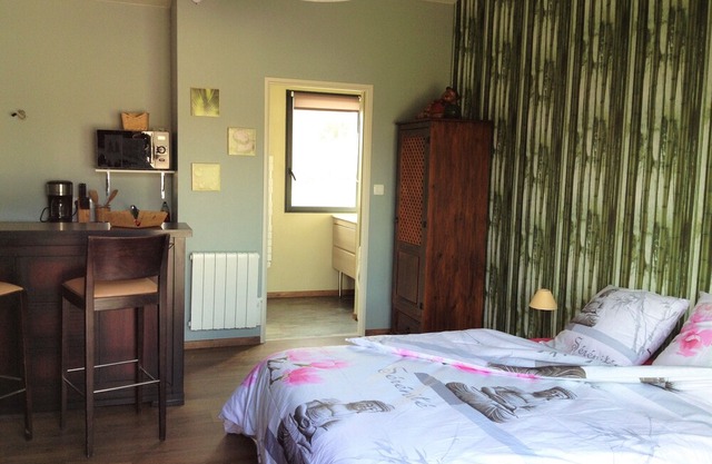 GÎTES 23M2 with terrace, access swimming pool and sauna