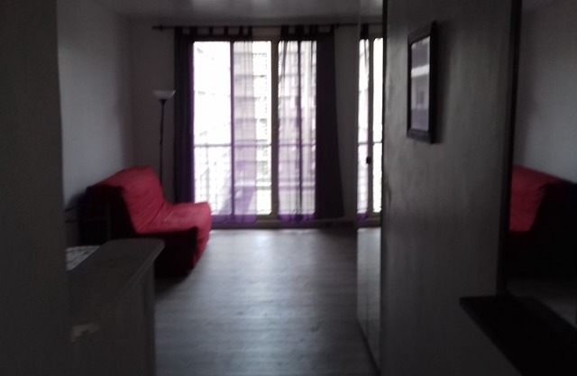 Large studio building secure standing with balcony, PARIS limit