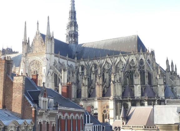 Maison au pied de la cathédrale Amiens centre