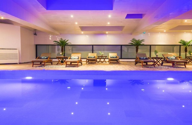 Zenia Hotel 