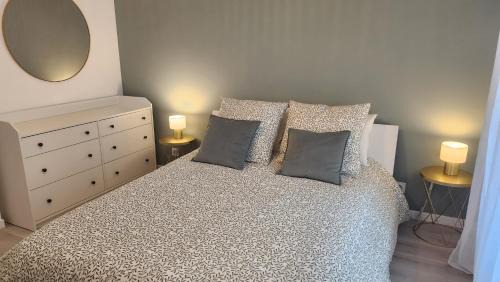 Les Puces de Saint-Ouen Apartment | Élégance et charme aux portes de Paris