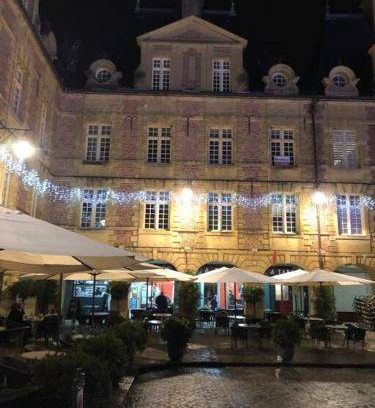 Charleville-Mezieres Apartment | 100 m² Apartment ∙ 3 bedrooms ∙ 6 guests