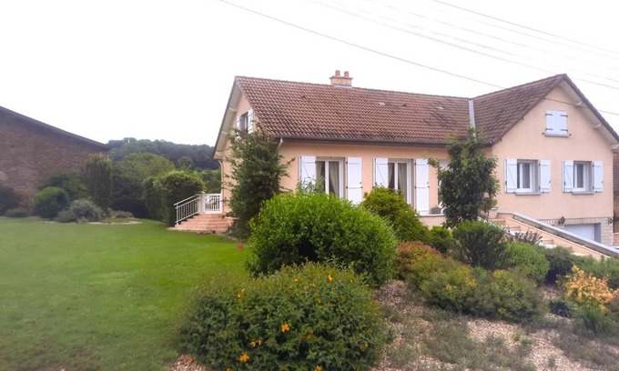 Montlibert House | 100 m² Gîte ∙ 3 bedrooms ∙ 6 guests