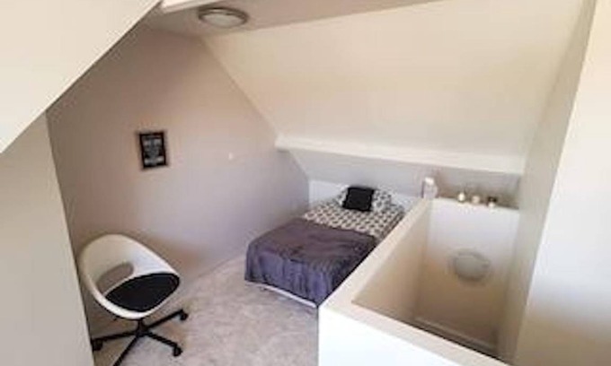 Roubaix Resort | 100 m² Private room ∙ 1 bedroom ∙ 1 guest