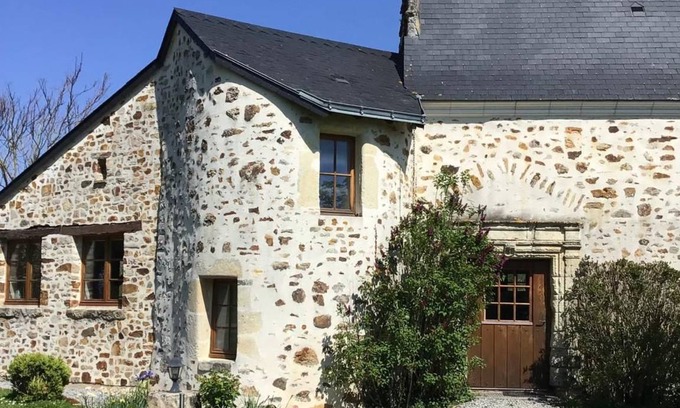 Souvigne-sur-Sarthe Cottage | 101 m² Cabin ∙ 2 bedrooms ∙ 5 guests