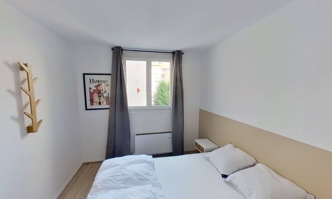 Gennevilliers Resort | 101 m² Private room ∙ 1 bedroom ∙ 2 guests