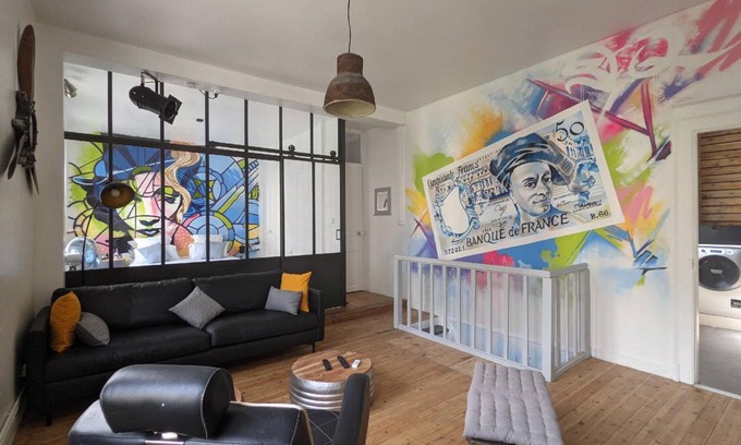 Saint-Quentin Apartment | 110 m² Apartment ∙ 3 bedrooms ∙ 6 guests