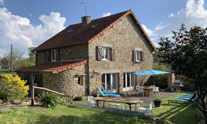 Jullouville House | 115 m² Gîte ∙ 4 bedrooms ∙ 7 guests