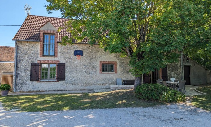 Treilles-en-Gatinais Cottage | 120 m² Cabin ∙ 4 bedrooms ∙ 8 guests