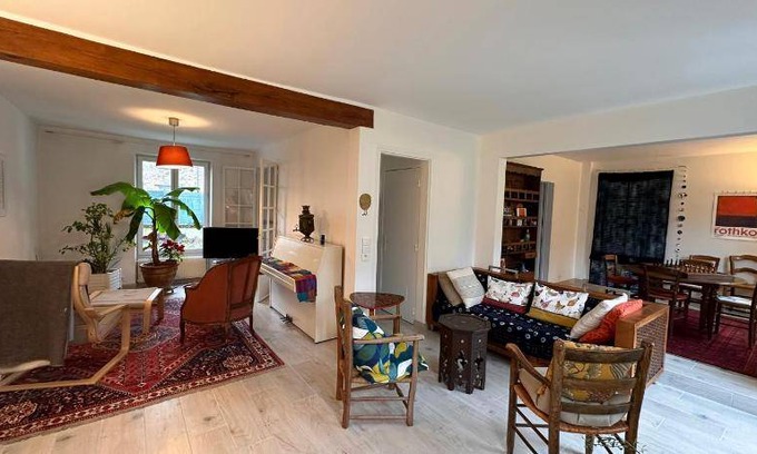 Chaville House | 120 m² House ∙ 3 bedrooms ∙ 5 guests