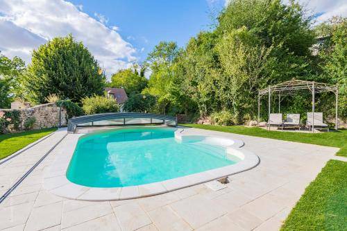 Montgeroult Villa | 120 m² Villa ∙ 6 bedrooms ∙ 12 guests