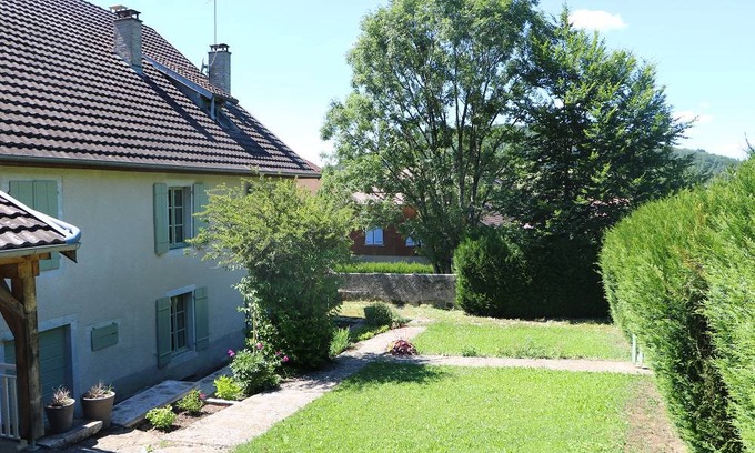 Rurey House | 125 m² Gîte ∙ 3 bedrooms ∙ 7 guests