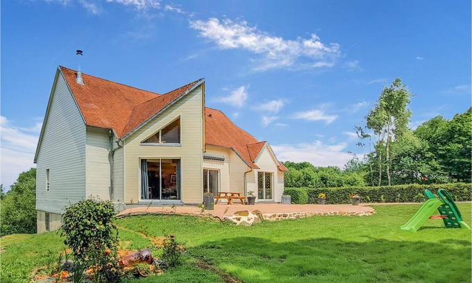 Carrouges House | 127 m² House ∙ 3 bedrooms ∙ 8 guests