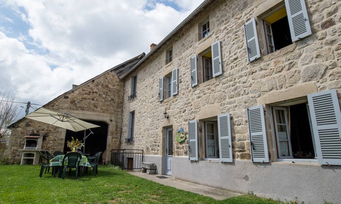 Montel-de-Gelat House | 135 m² Gîte ∙ 3 bedrooms ∙ 9 guests