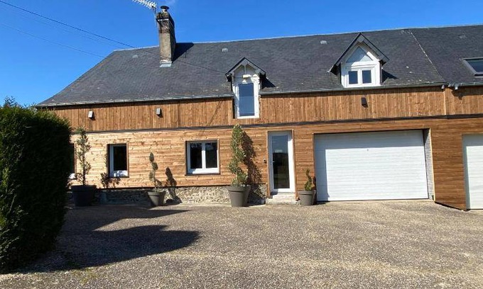 Pissy-Poville House | 135 m² House ∙ 3 bedrooms ∙ 6 guests