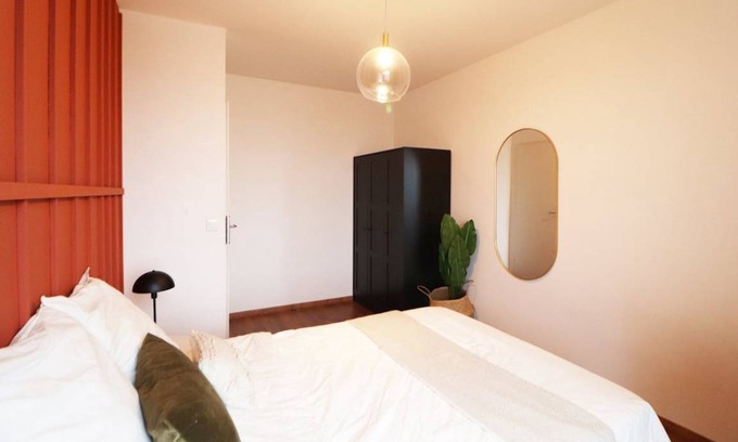 Lille Centre Ville Resort | 137 m² Private room ∙ 1 bedroom ∙ 6 guests
