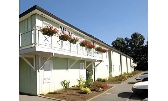 Val-de-Reuil Hotel | 14 m² Hotel ∙ 4 guests