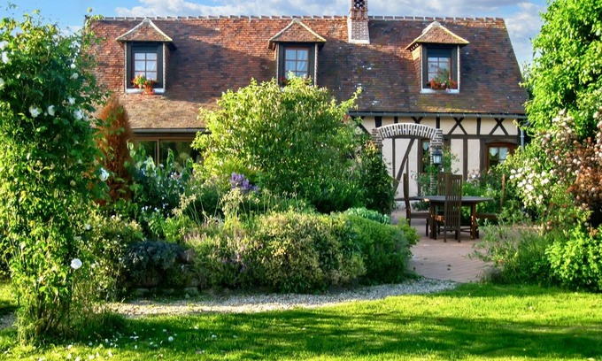 Cheronvilliers House | 140 m² House ∙ 3 bedrooms ∙ 6 guests