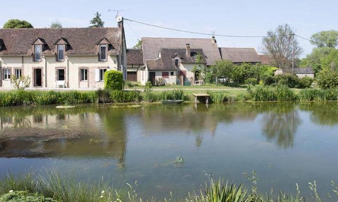 Saint-Fargeau Hotel | 15 m² Hotel ∙ 3 guests