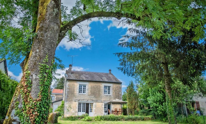 Guignicourt-sur-Vence House | 150 m² House ∙ 3 bedrooms ∙ 6 guests