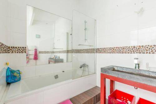 Colombes Apartment | 150 m² Apartment ∙ 3 bedrooms ∙ 8 guests