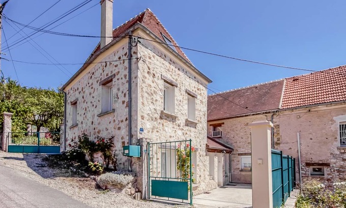 Monthurel House | 150 m² House ∙ 2 bedrooms ∙ 7 guests