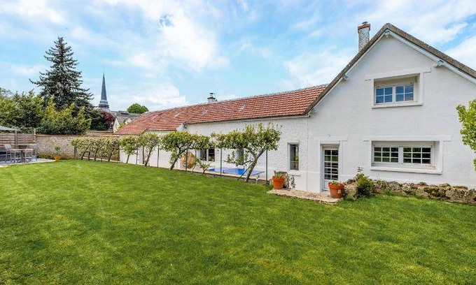 Amblainville House | 150 m² House ∙ 4 bedrooms ∙ 8 guests