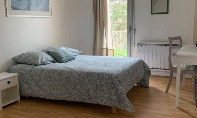 Montesson Bed & Breakfast | 160 m² Bed and breakfast ∙ 1 bedroom ∙ 13 guests