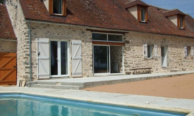 Chirat-l'Eglise Cottage | 160 m² Cabin ∙ 4 bedrooms ∙ 10 guests
