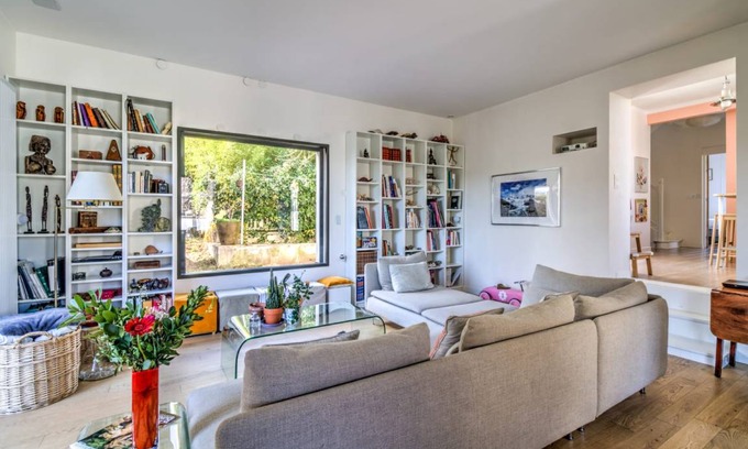 Bougival House | 160 m² House ∙ 5 bedrooms ∙ 9 guests