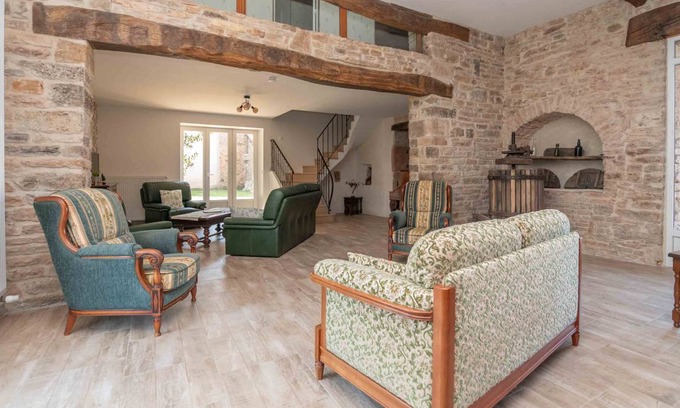 Nanton House | 169 m² House ∙ 4 bedrooms ∙ 14 guests