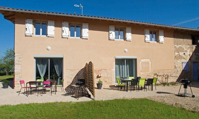 Saint-Benigne House | 174 m² Gîte ∙ 5 bedrooms ∙ 14 guests