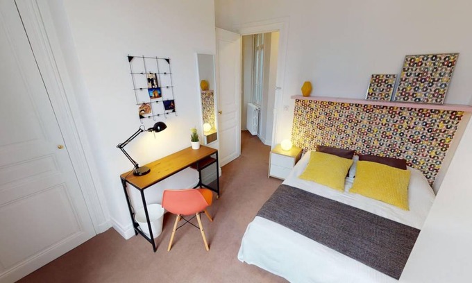 17th Arrondissement Resort | 193 m² Private room ∙ 1 bedroom ∙ 1 guest