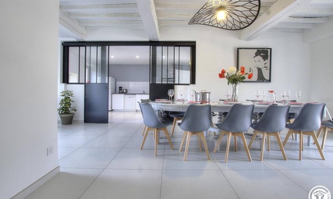Saint-Benigne House | 195 m² Gîte ∙ 5 bedrooms ∙ 15 guests