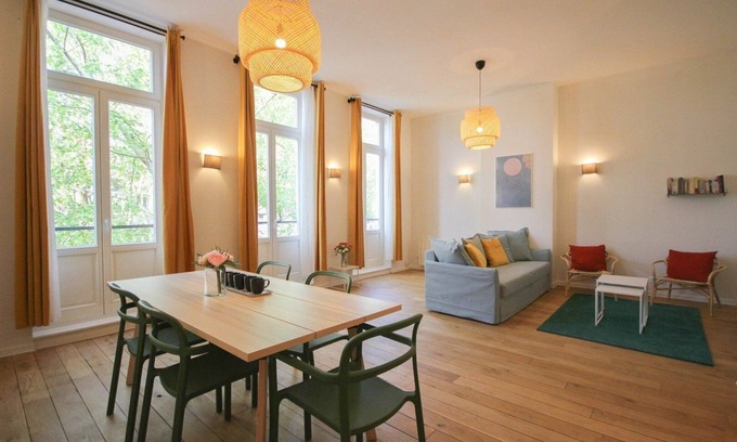 Historic Center Apartment | 2-bedroom flat + private car park.