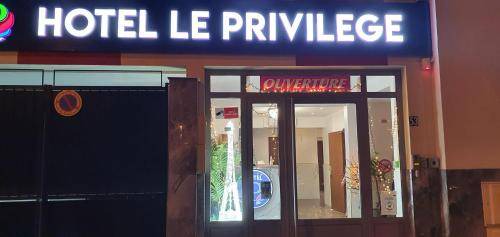 La Courneuve Hotel | 20 m² Hotel ∙ 5 guests