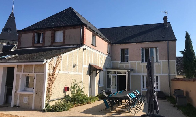 Saint-Georges-sur-Eure Cottage | 200 m² Cabin ∙ 7 bedrooms ∙ 14 guests