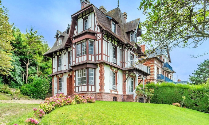 Villerville House | 200 m² House ∙ 6 bedrooms ∙ 10 guests