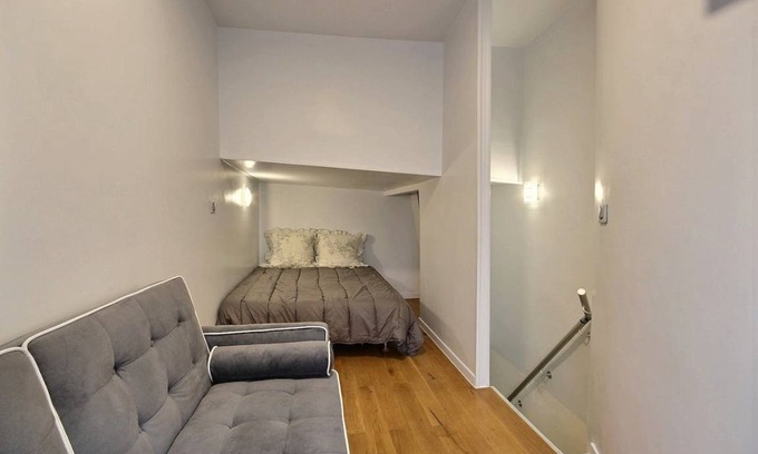 10th Arrondissement Enclos-St-Laurent Apartment | 21 m² Apartment ∙ 1 bedroom ∙ 2 guests